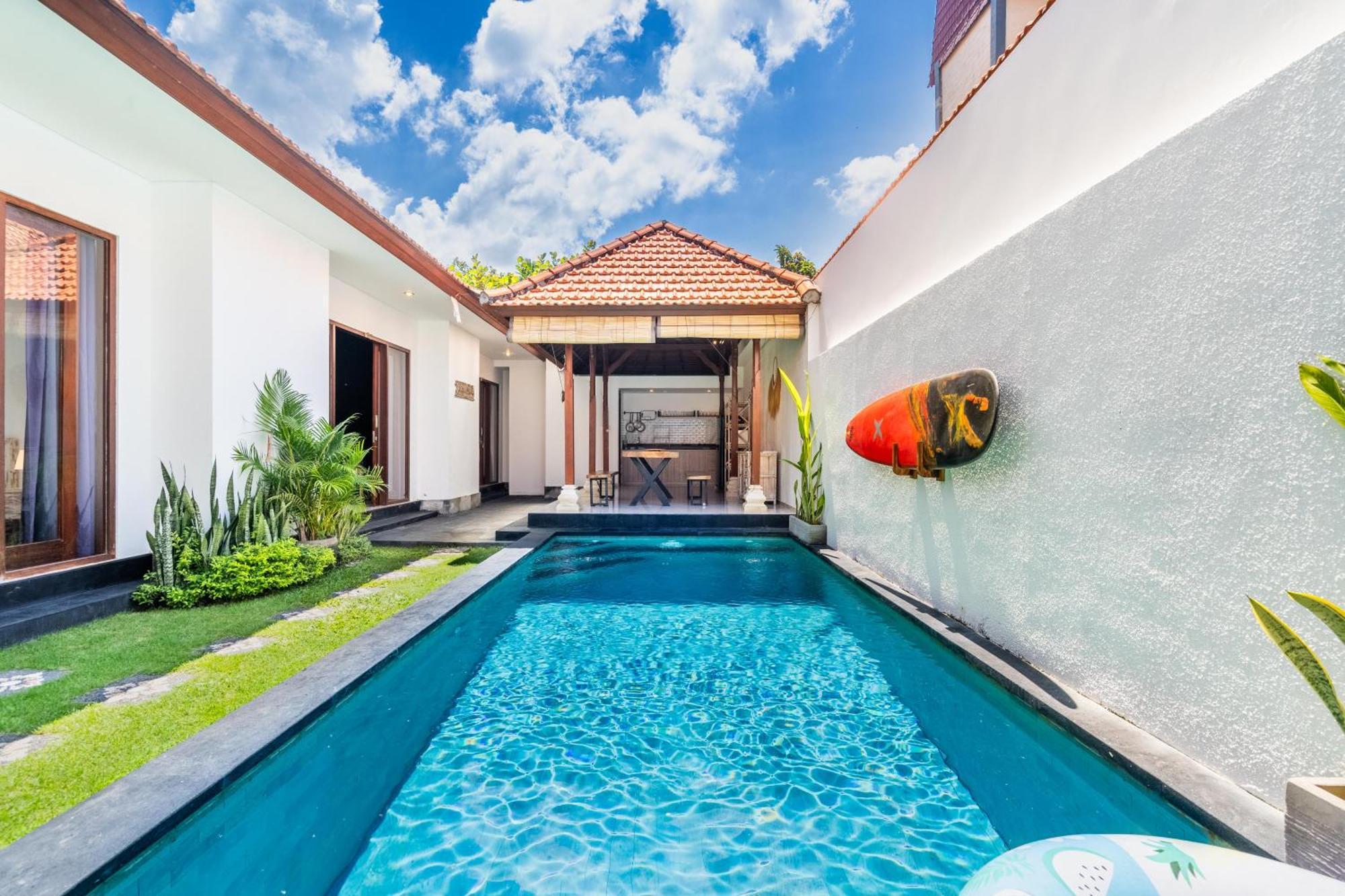 4-bedroom Pool Near Center Villa