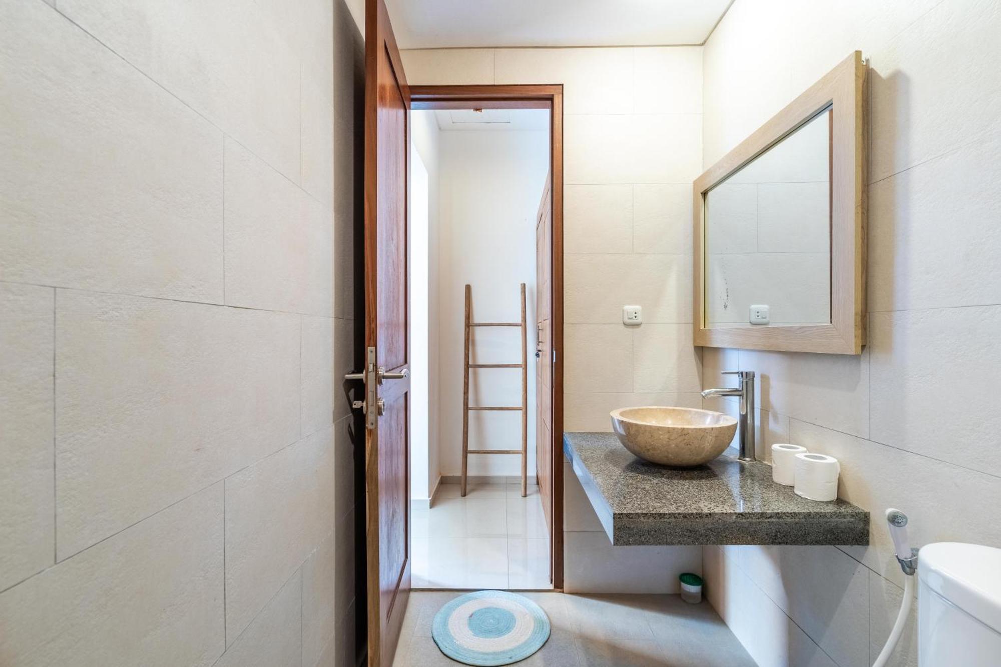 4-bedroom Pool Near Center * Seminyak (Bali)