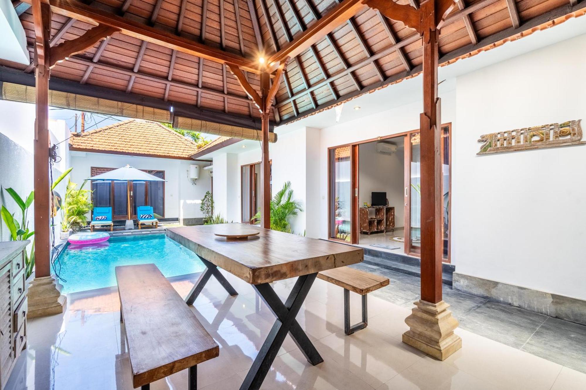 4-bedroom Pool Near Center Seminyak (Bali)