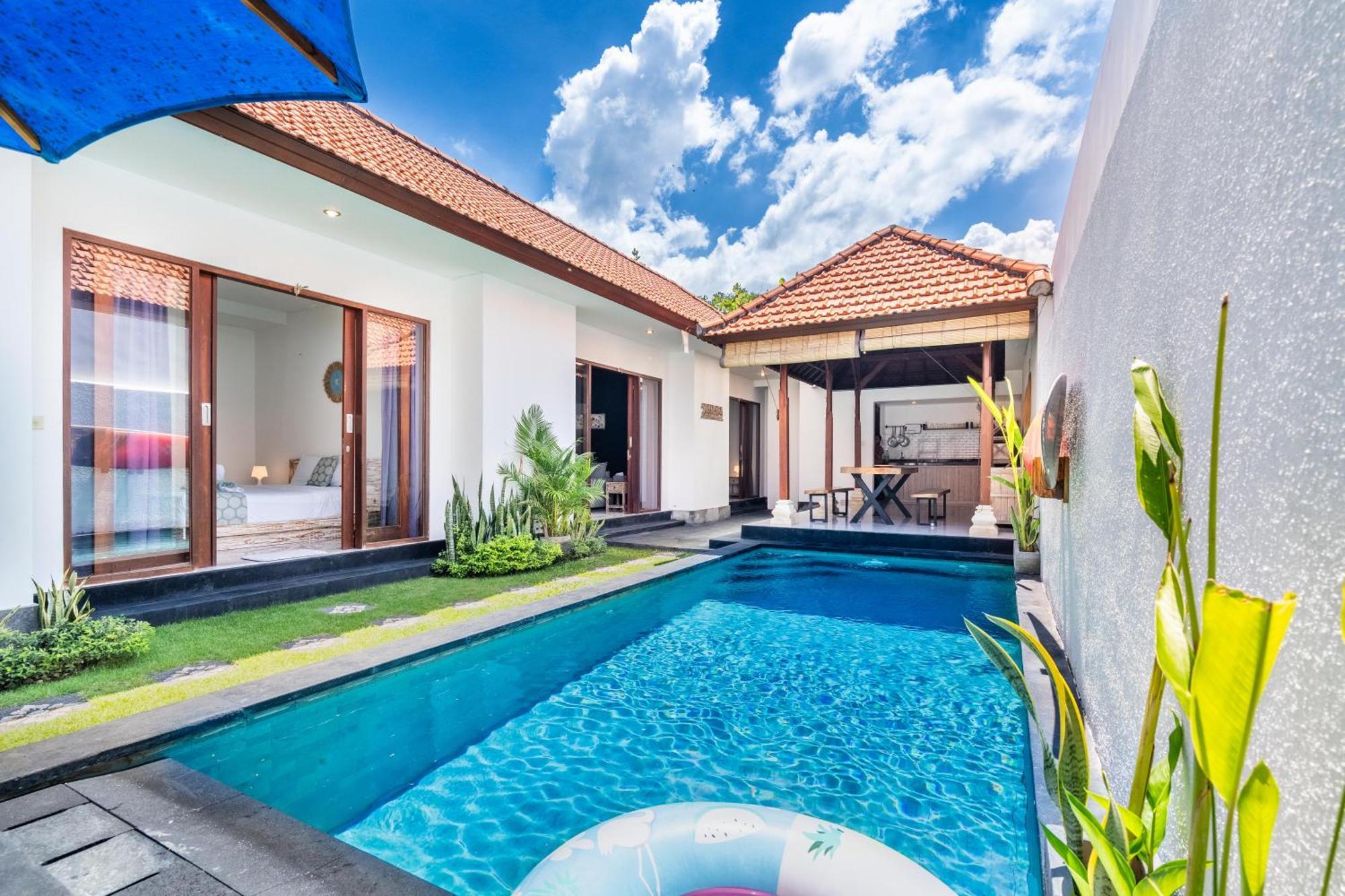 4-bedroom Pool Near Center *