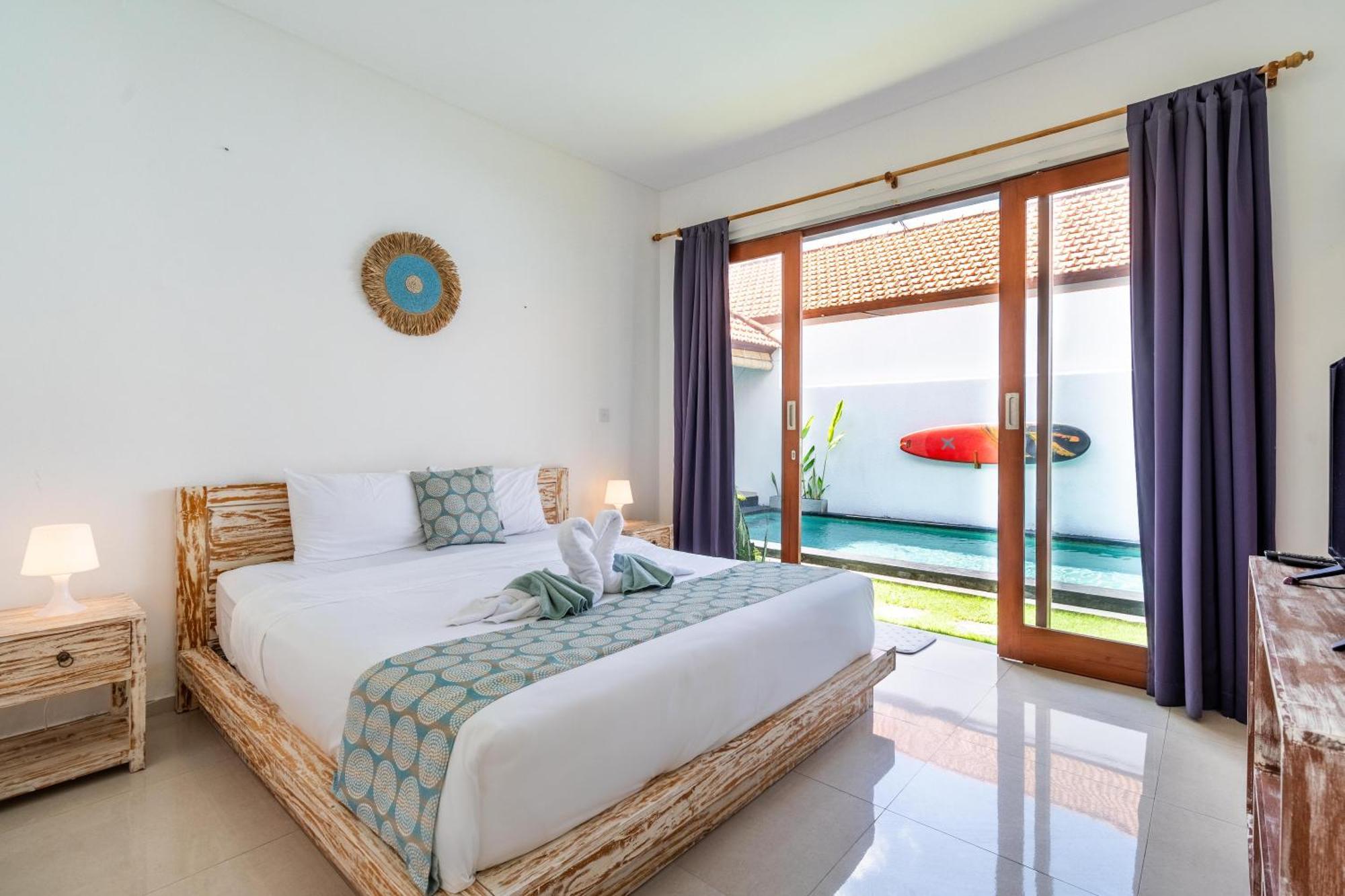 4-bedroom Pool Near Center Villa