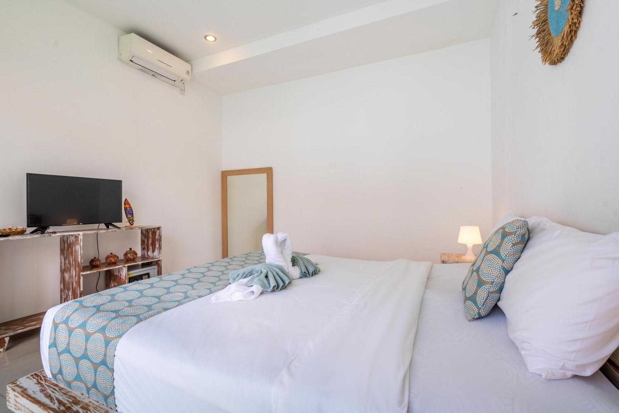4-bedroom Pool Near Center Villa