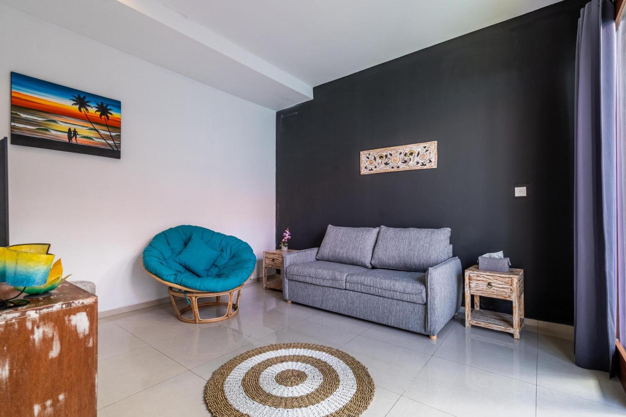 4-bedroom Pool Near Center *