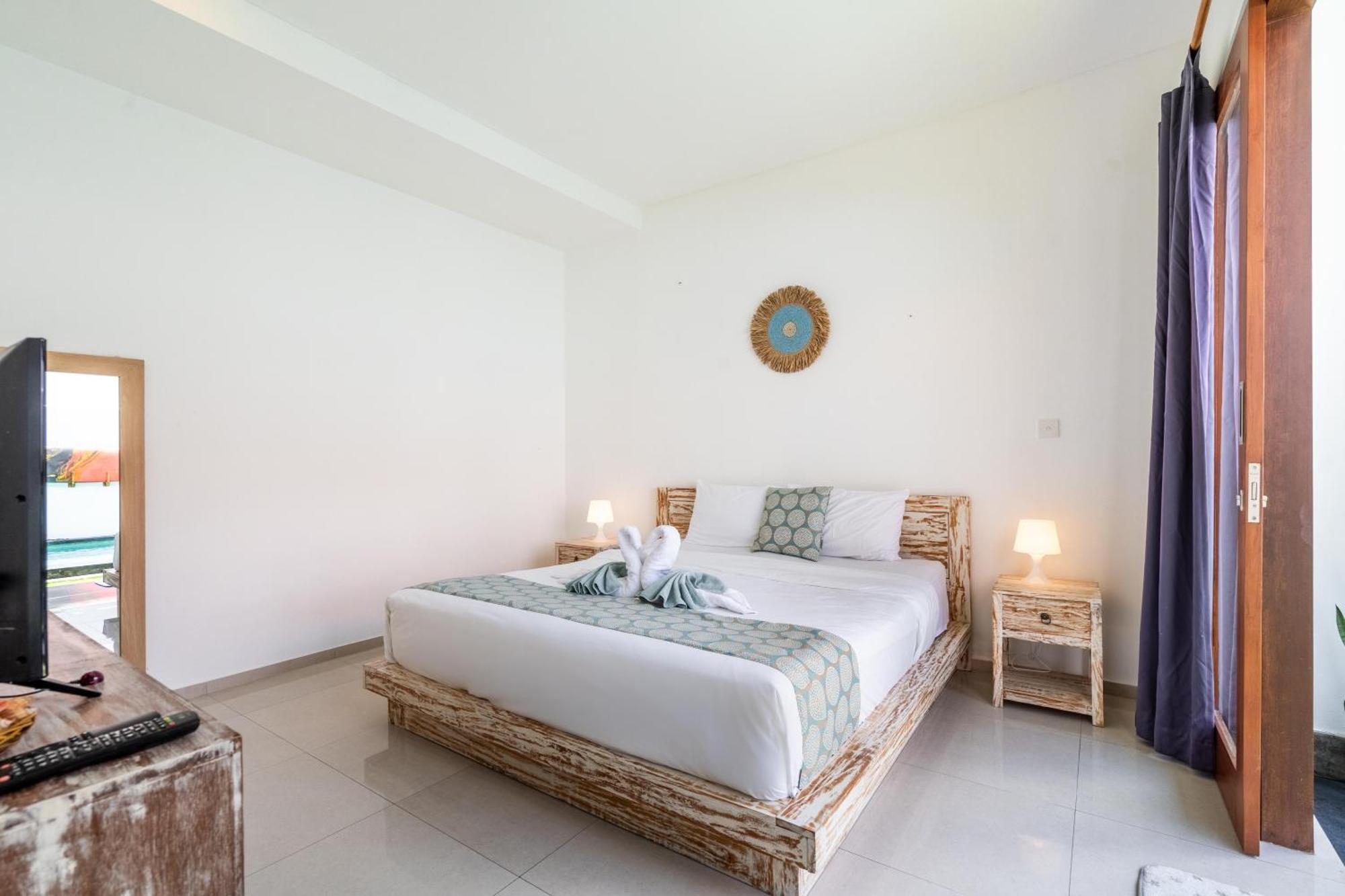 4-bedroom Pool Near Center Villa *
