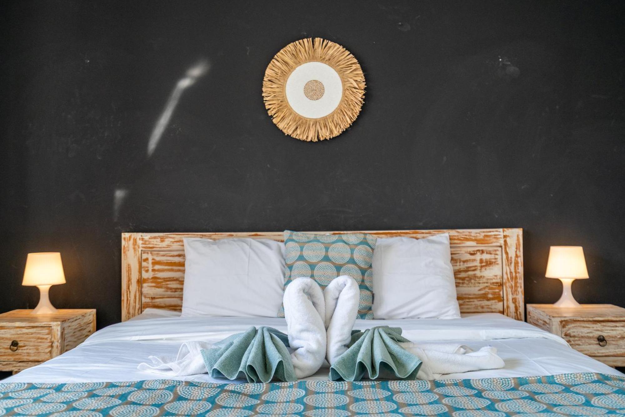 4-bedroom Pool Near Center * Seminyak (Bali)