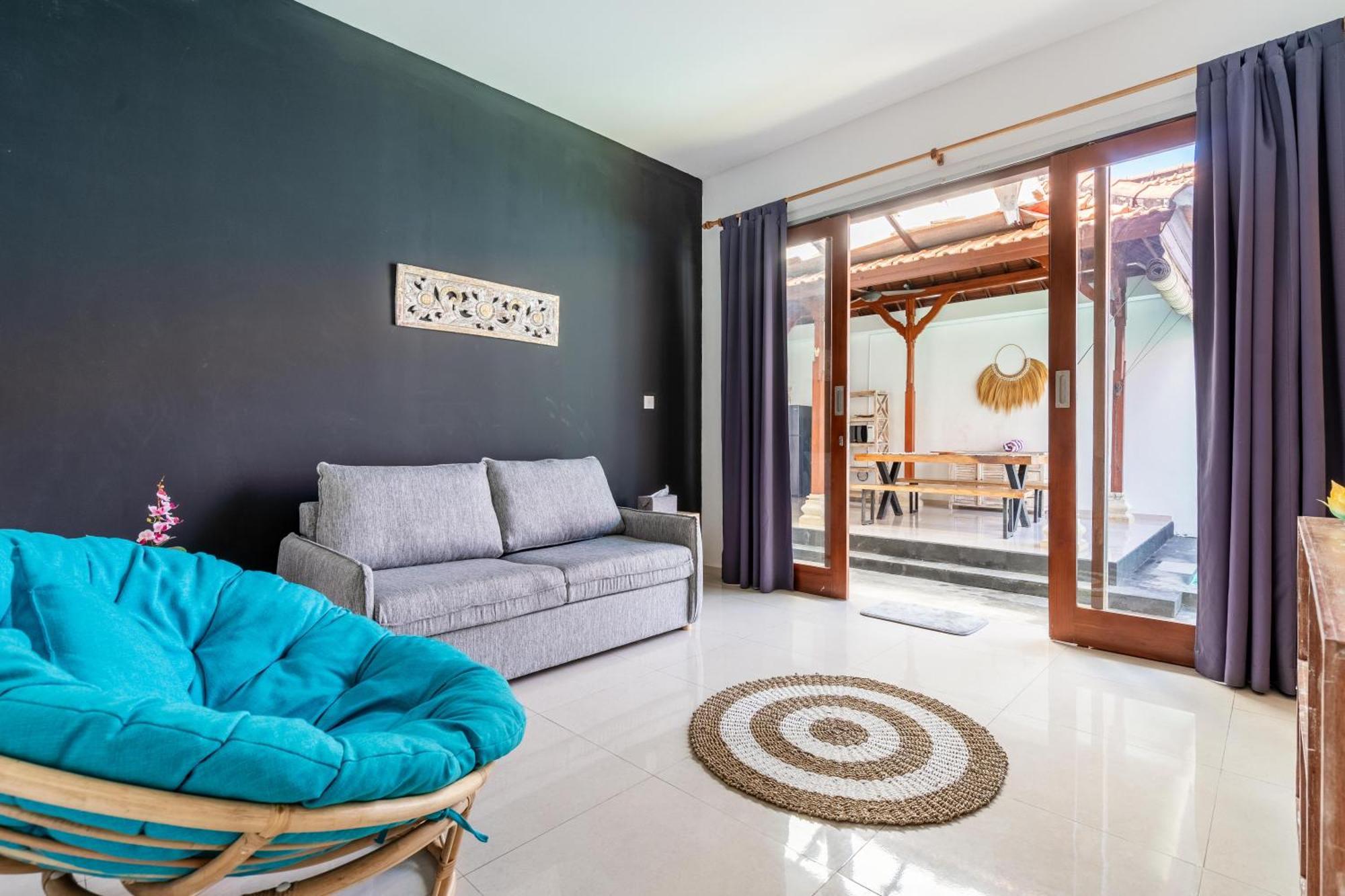 4-bedroom Pool Near Center